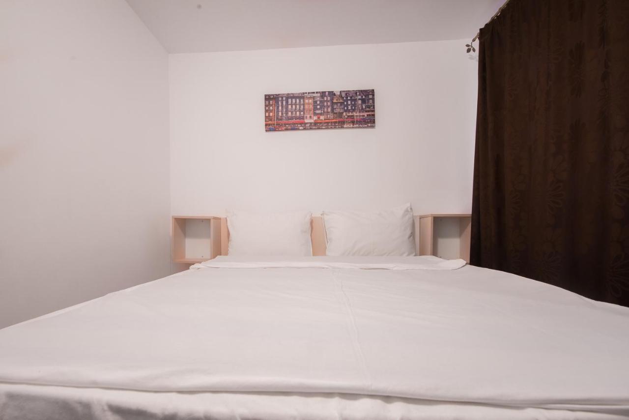 Casa 4 Odai Hotell Douăzeci şi Trei August Exteriör bild